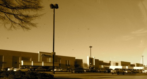 I know I put this picture into sepia, but the mall isn't quite dead yet.