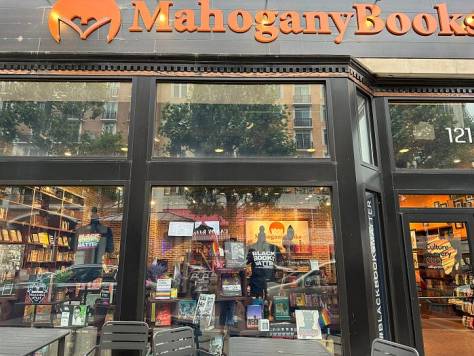 The front window of Mahogany Books at National Harbor, MD.